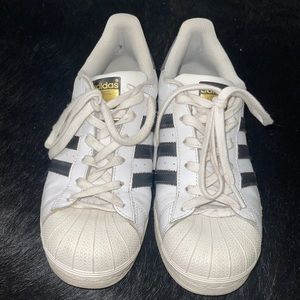 Adidas superstars
